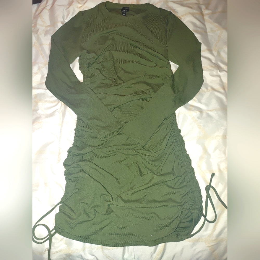 Sofia Richie rouched side dress Size XL